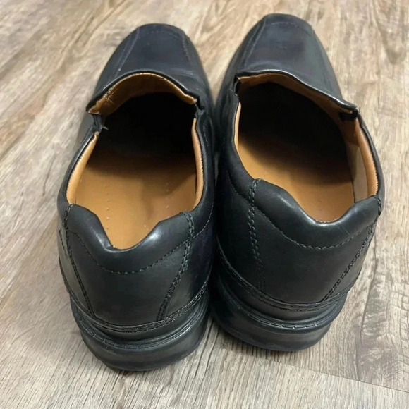 Clarks • Colson Knoll Slip In Loafers - Picture 10 of 10